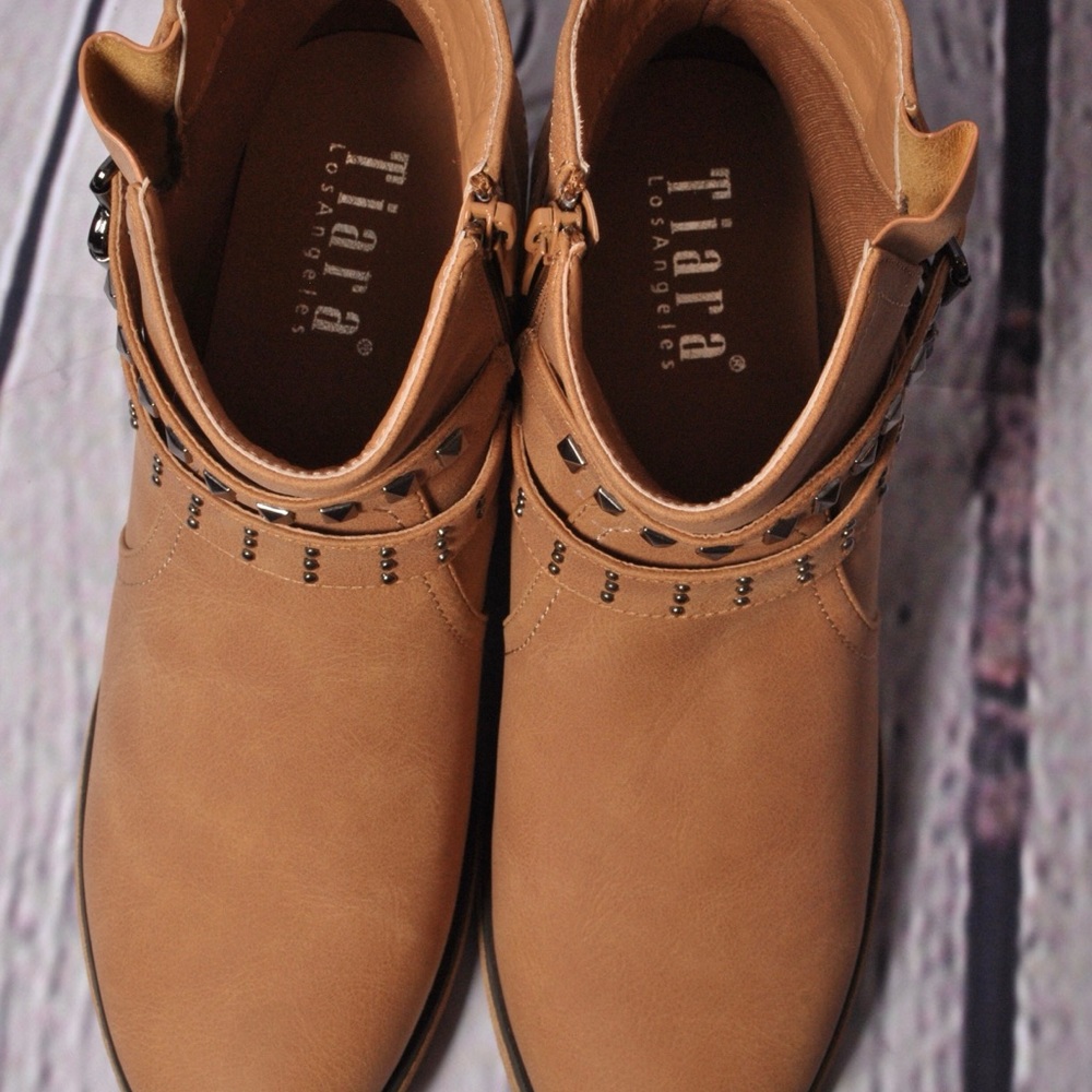 Tiara “ Strapped Bootie Boots Size 9 - Picture 5 of 8